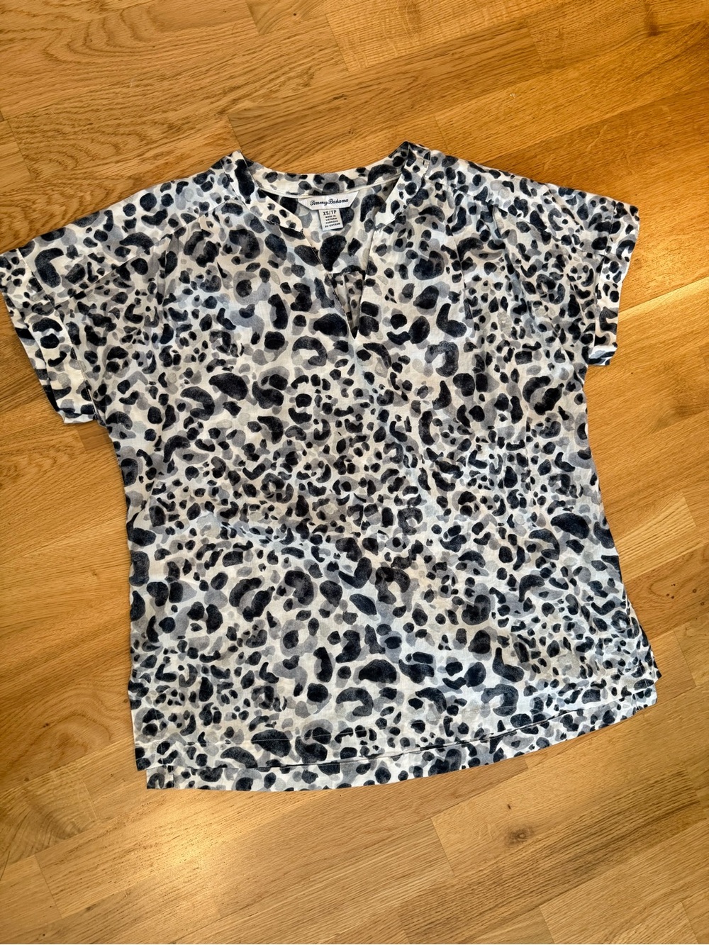 Tommy Bahama Black and White Leopard V‑Neck Short Sleeve Blouse